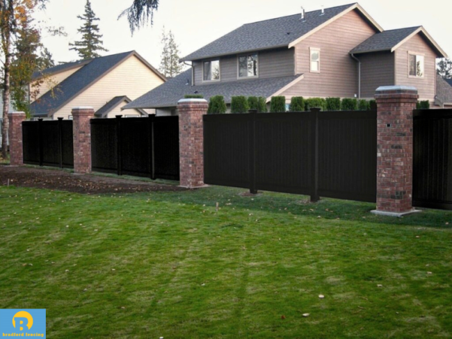 Vinyl Privacy Fence around perimeter of home in Conway, Arkansas